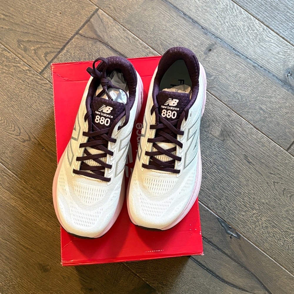 New Balance Fresh Foam X 880v15 - Grey and Pink